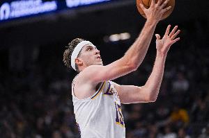 里夫斯单场砍50+ 历史第三位落选秀&比肩范乔丹和尼尔-约翰斯顿