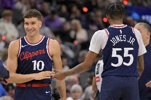 船记：登卡巴配俩外线阵容的8分半 勇士占据绝对优势打了波27-14