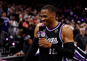 热爱打球！威少：我一直在认真对待每一场比赛 每一个机会