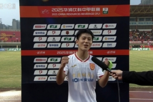 激动向余望：重庆！中超回来了！哦不对，中超！重庆回来了！